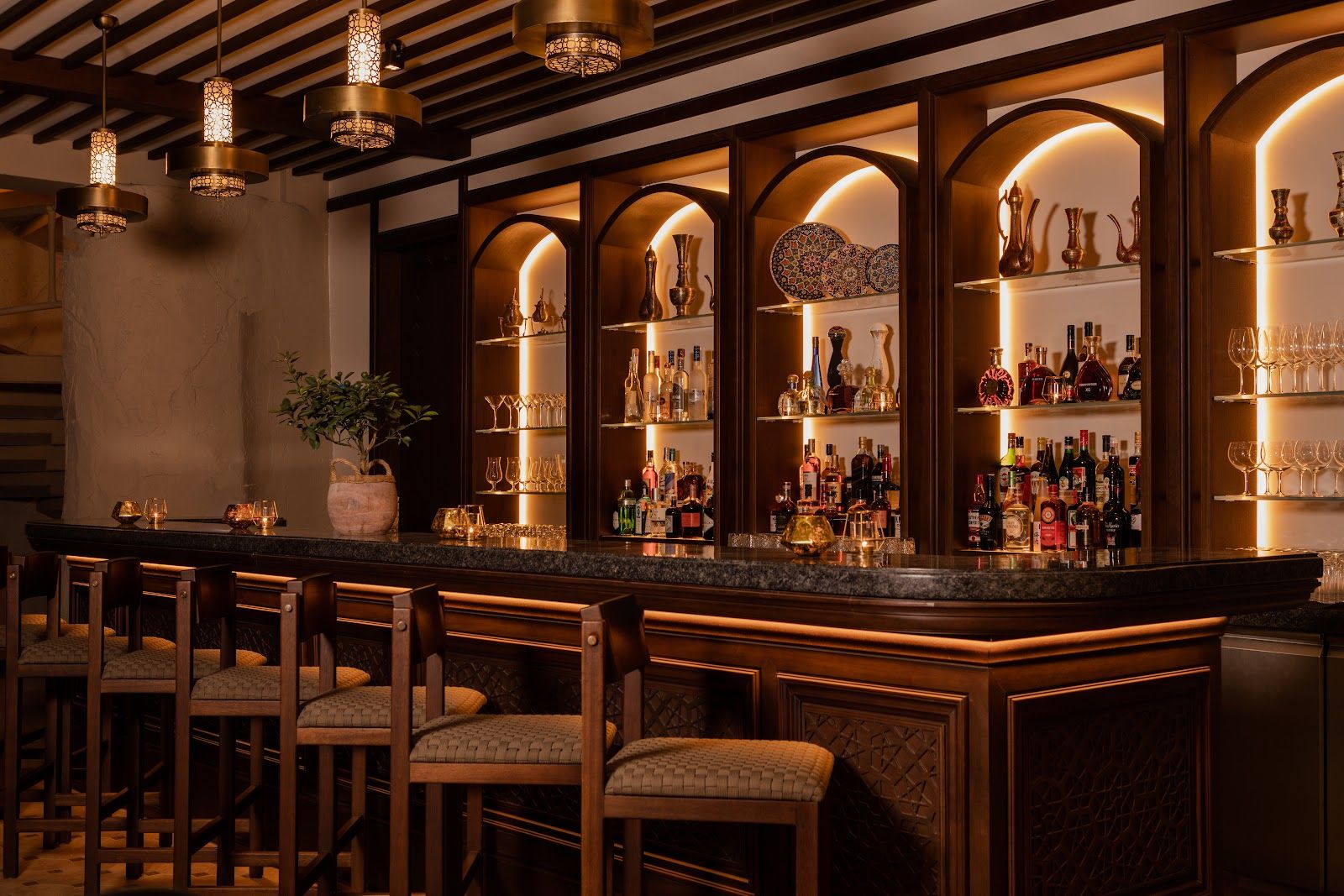 Al Hadheerah Emirati restaurant Bab Al Shams desert