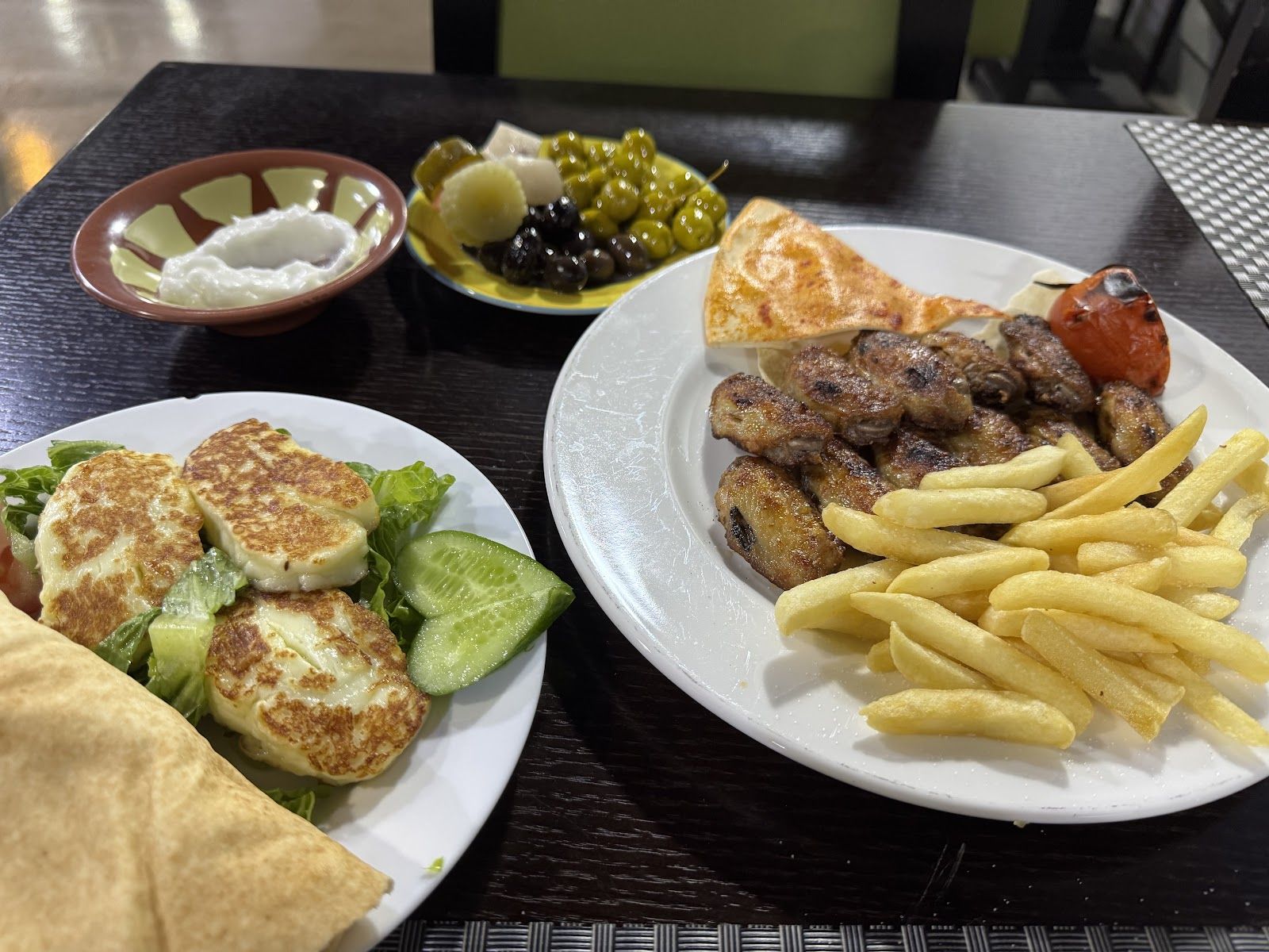 Pakistani karahi chicken tomato wok restaurant Dubai night