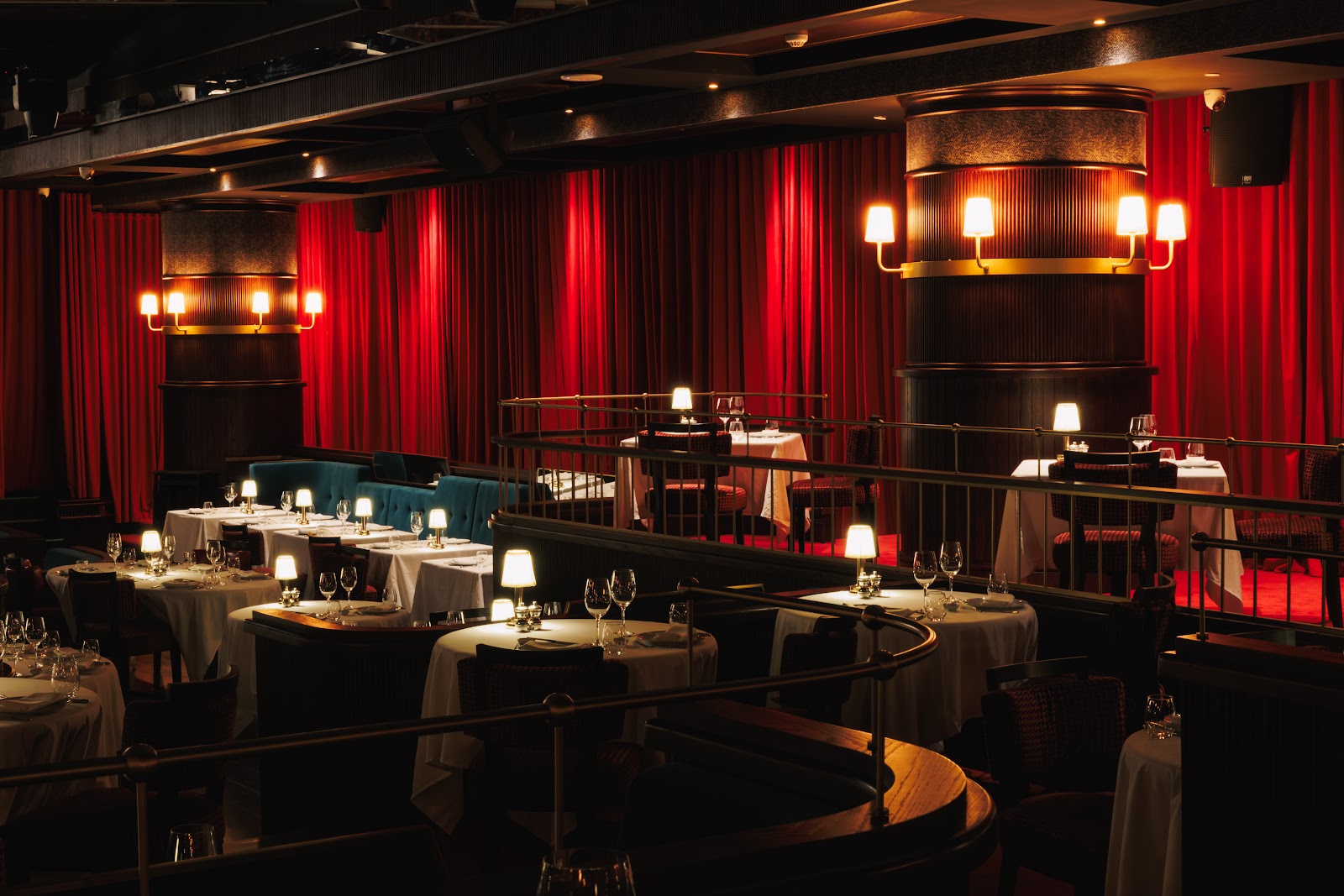 Billionaire Dubai — dinner show venue on the 61st floor of Mandarin Oriental Downtown