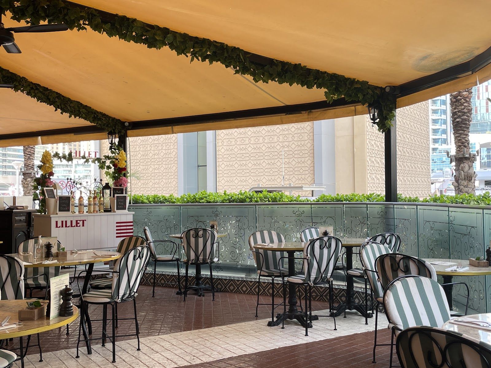 Bistro Des Arts French bistro Dubai Marina Walk