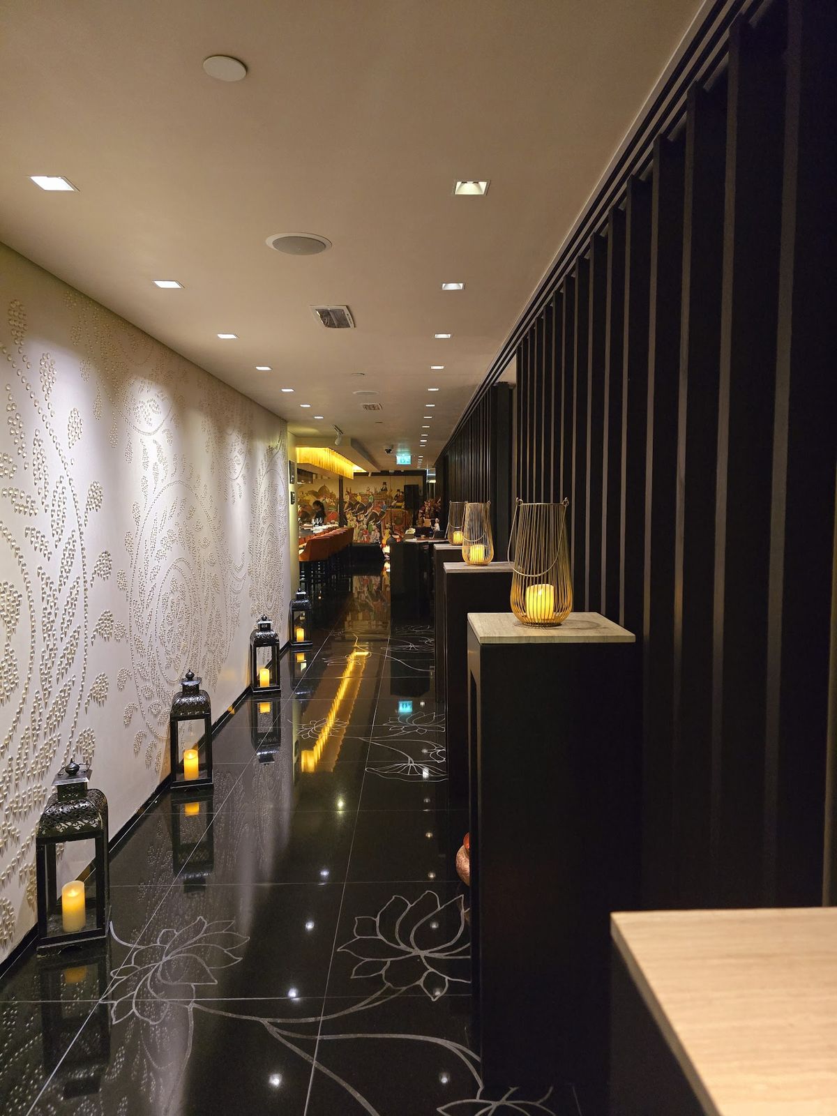 Bombay Bistro Downtown Dubai — halal Indian butter chicken and naan