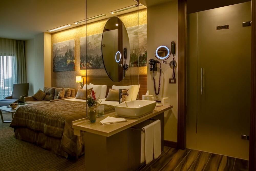 Café Bella Dubai &mdash; casual Italian room