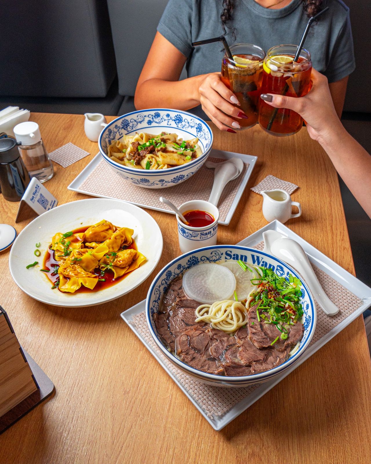 China Hand-Pulled Noodles Dubai - noodles stretched to order