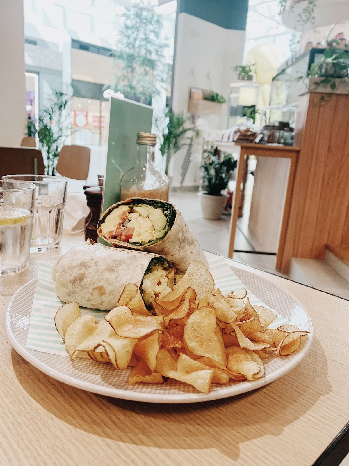 Common Grounds Dubai — seasonal brunch plates and specialty coffee at Mall of the Emirates