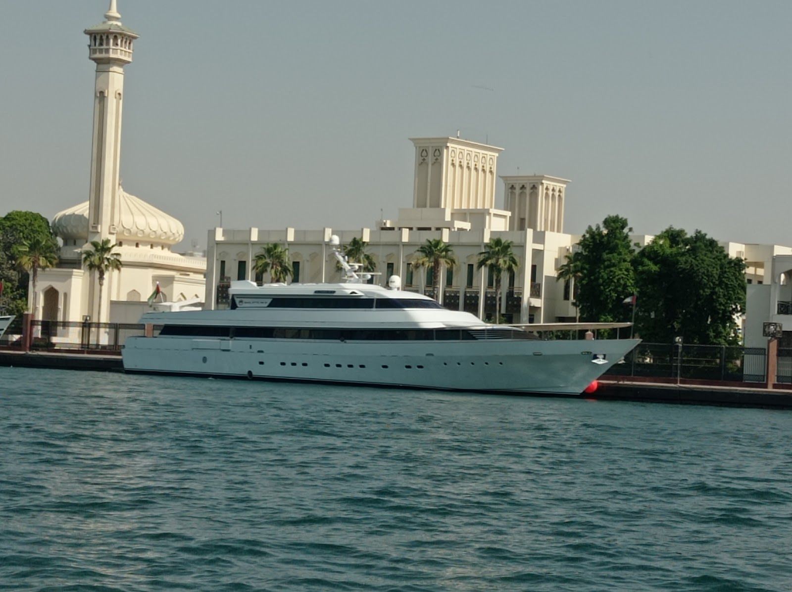 Discovery Gardens Dubai restaurants diverse food