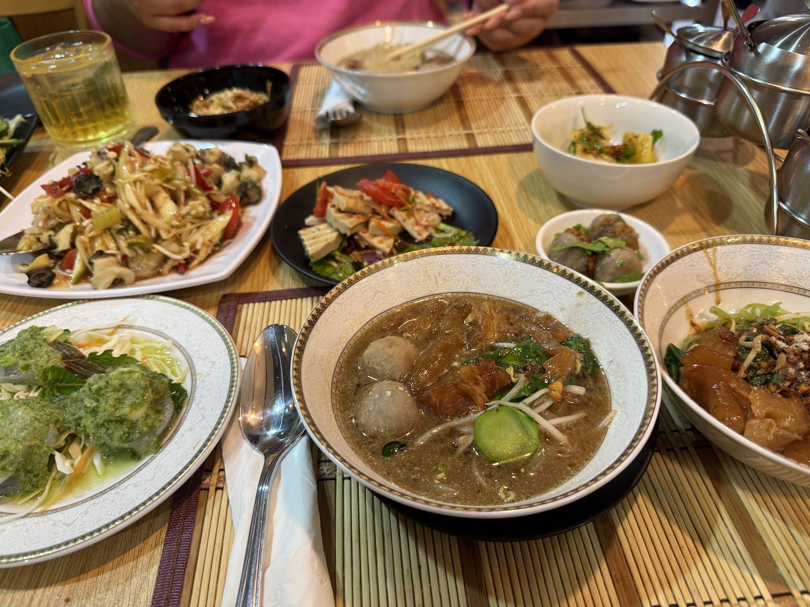 Express Hot Pot Karama Dubai — single-serve express hot pot bowl