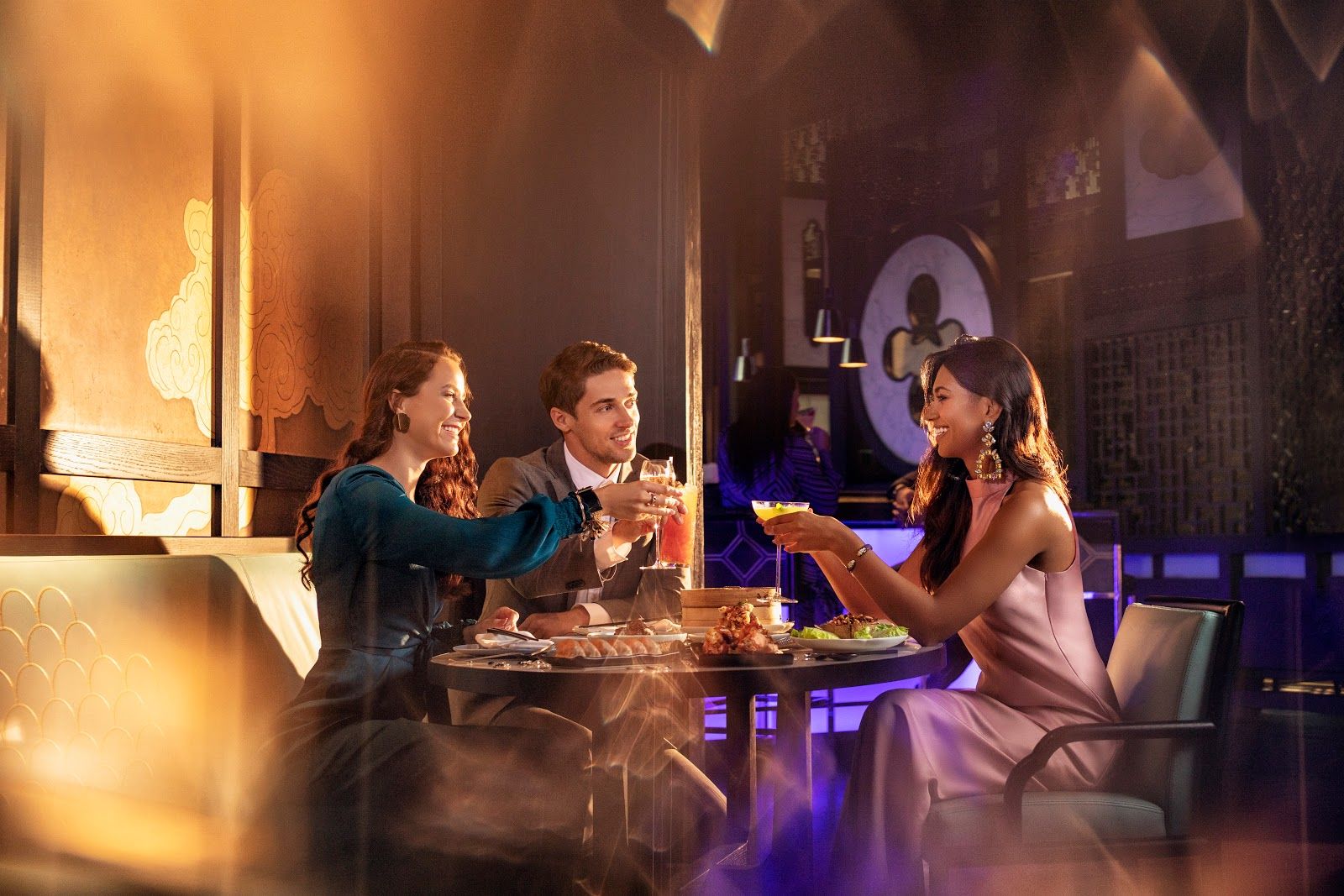 Hakkasan Atlantis Dubai - Chinese fine dining dark luxury interior