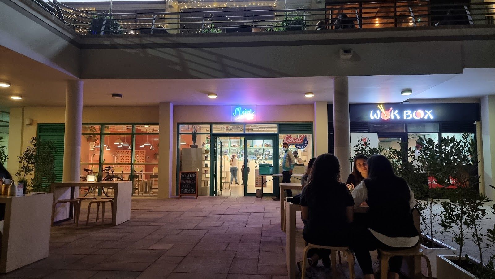 Hidden Burger Bar JLT Dubai — a smash burger in the speakeasy room