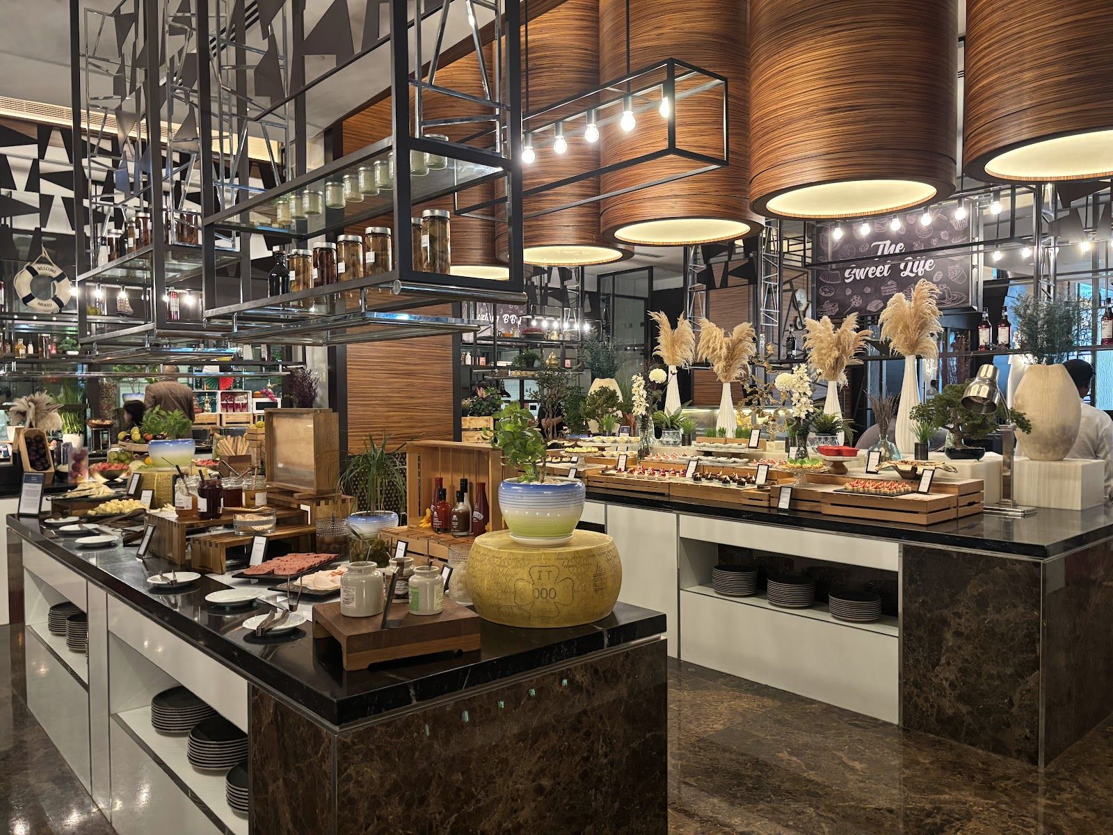Imagination Brunch (Hilton Palm) Dubai — the kids' activity and craft zone