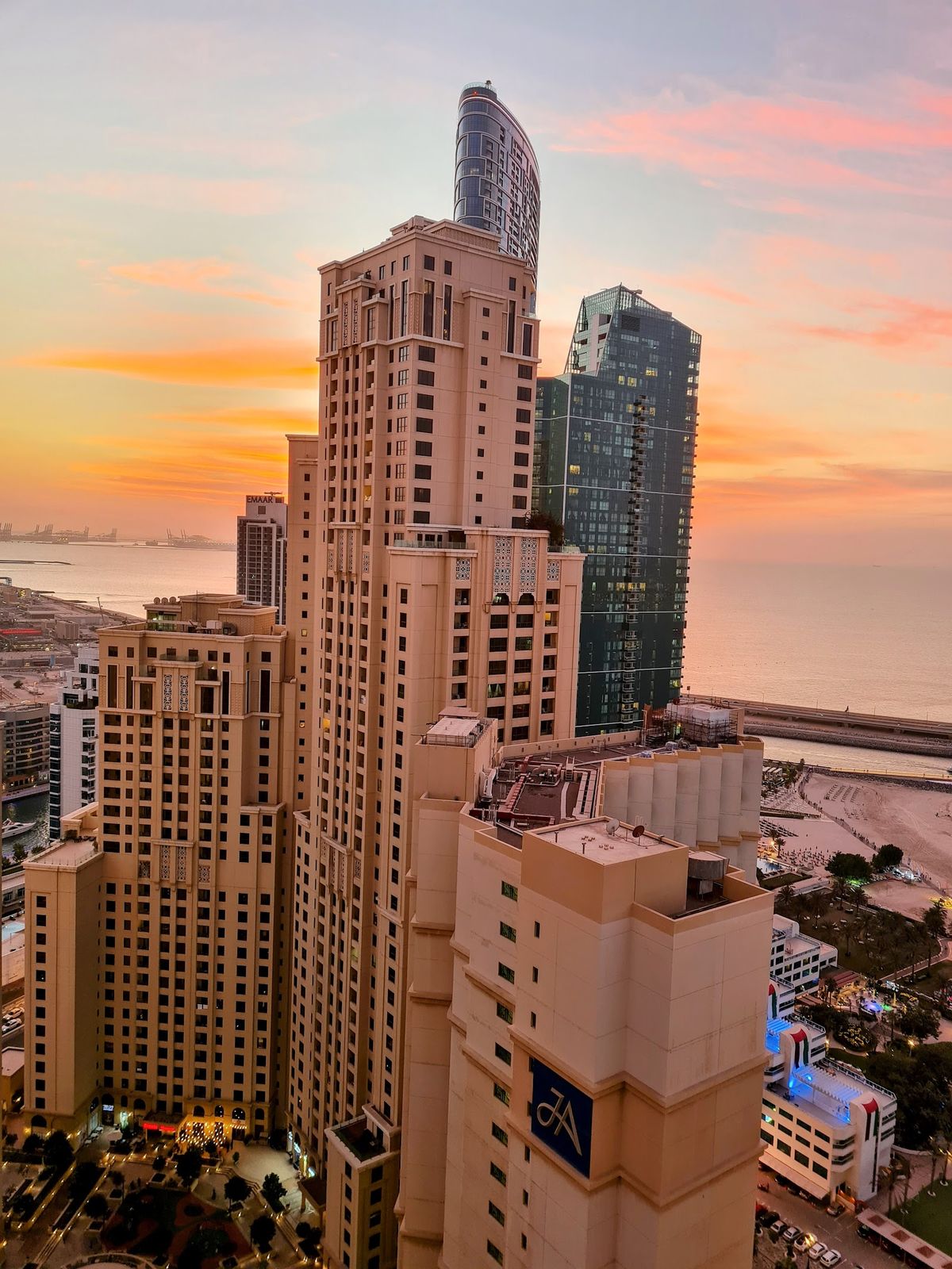 JBR Jumeirah Beach Residence beach and restaurants Dubai