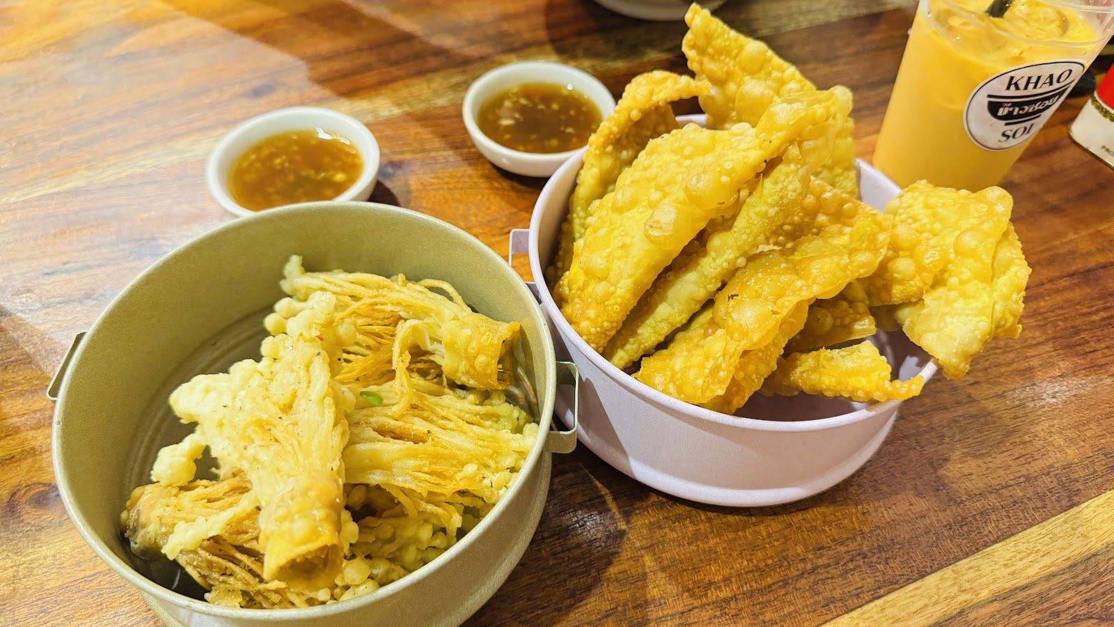 Khao Soi dining room