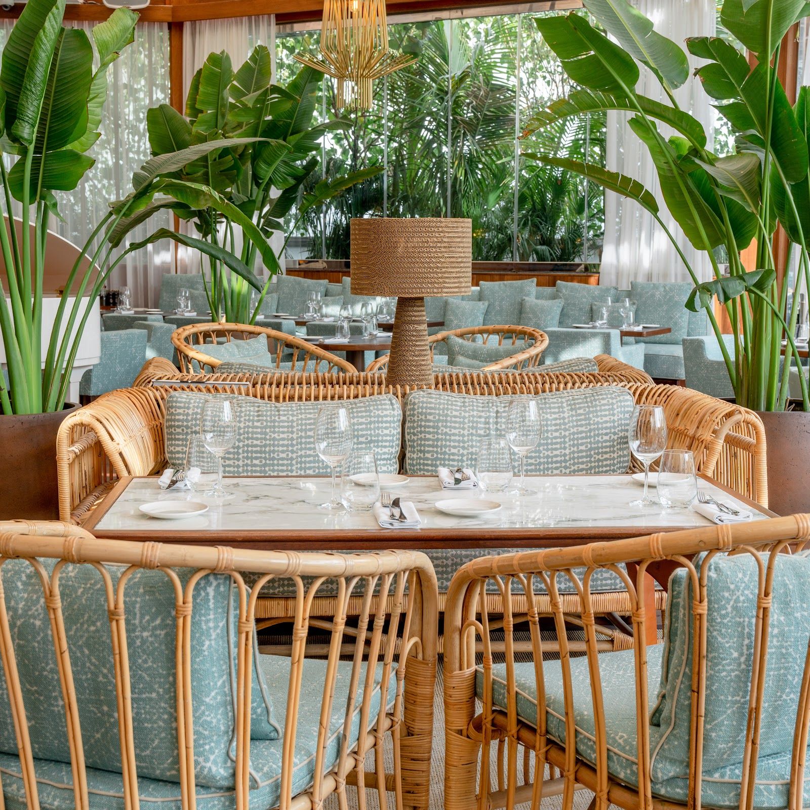 La Cantine du Faubourg Dubai &mdash; the art-filled dining room and steak frites