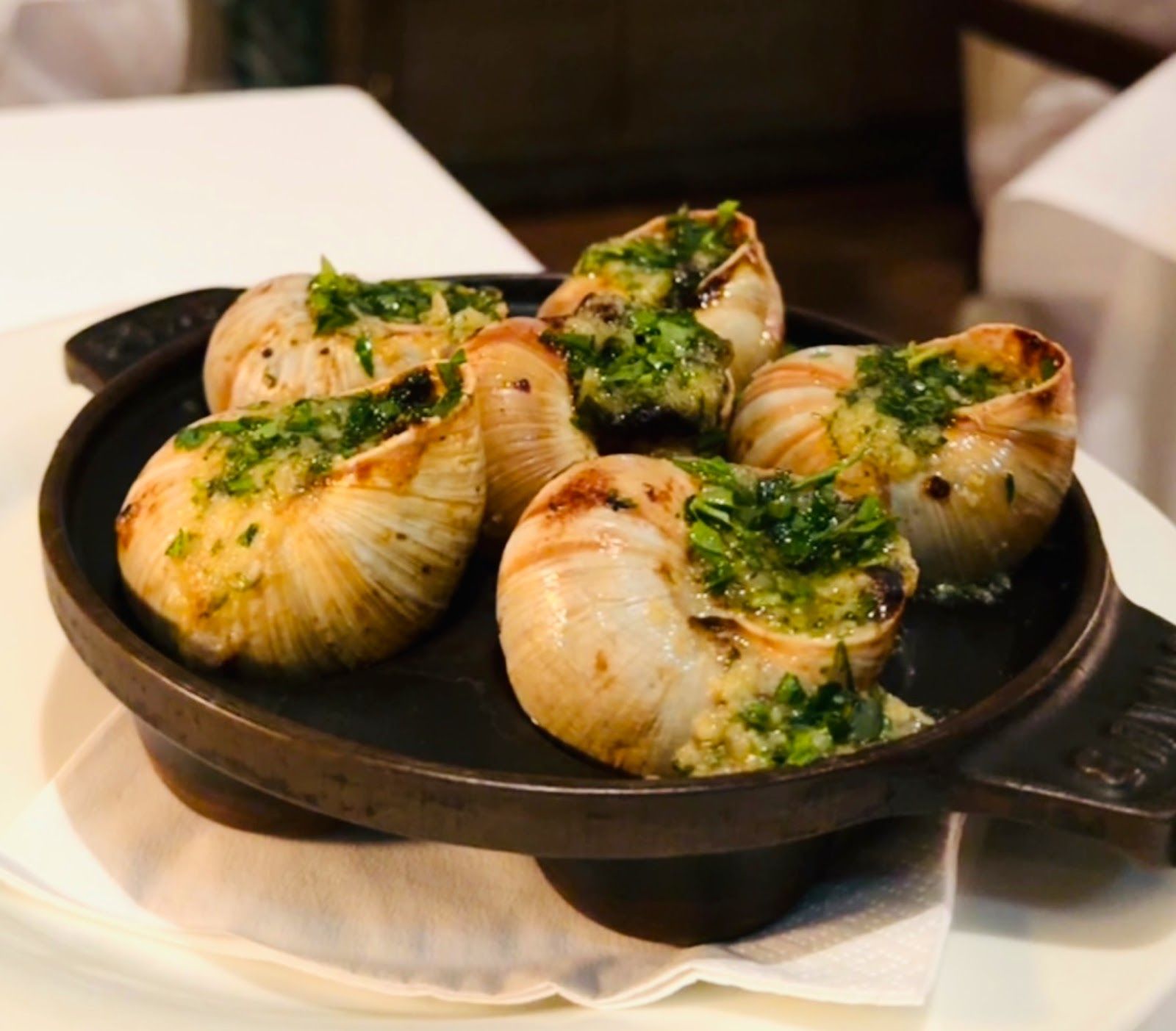 La Petite Maison Dubai — business lunch tables