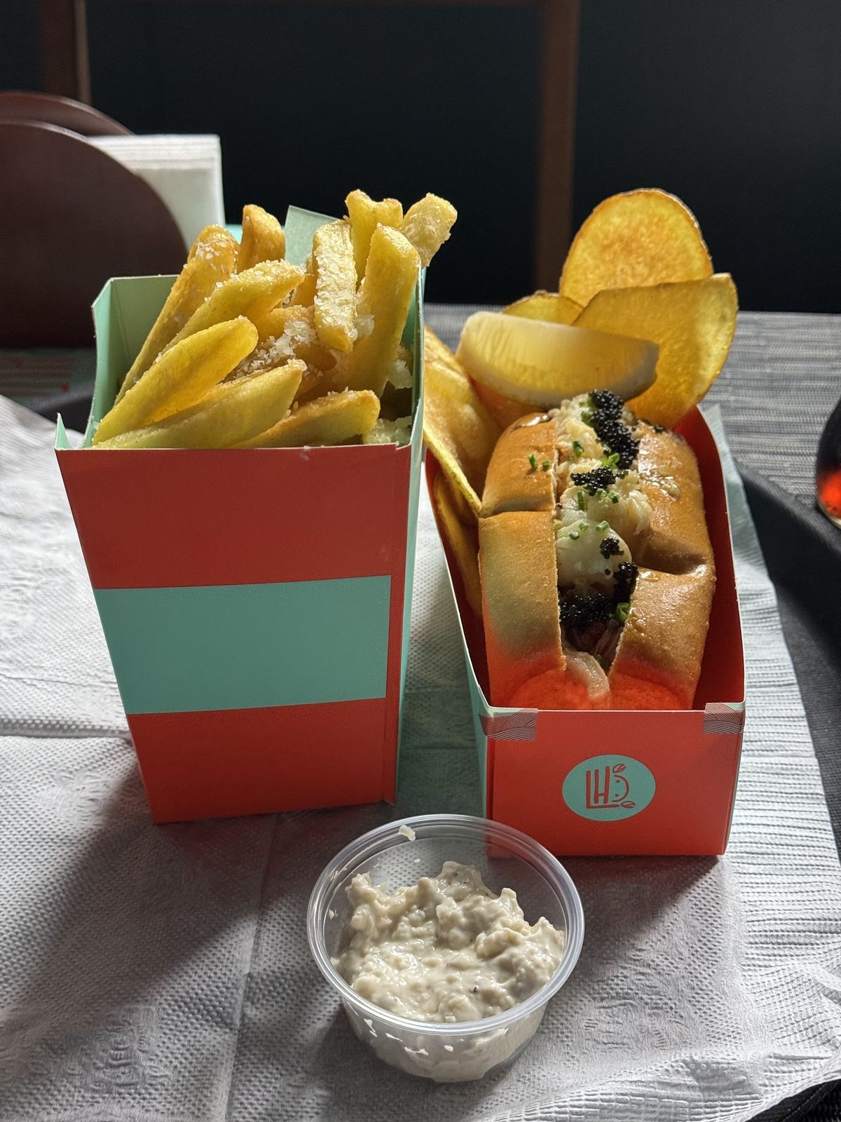 Lobster Box Dubai — late-night lobster roll and grilled lobster