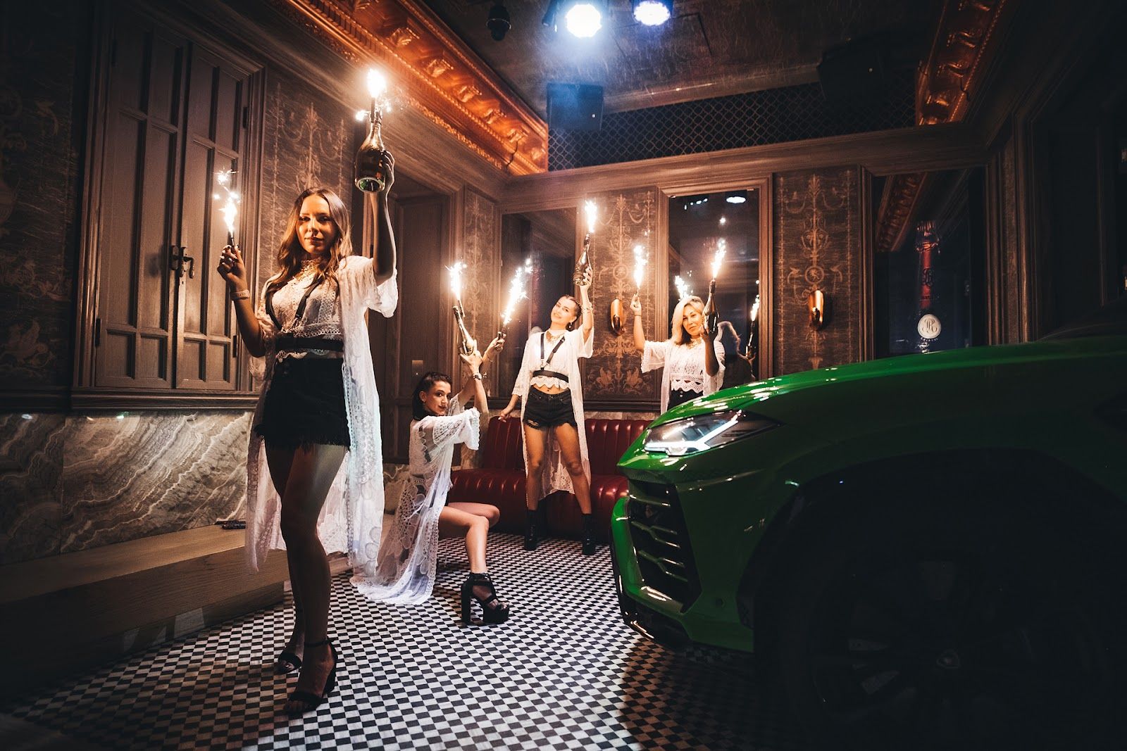 BLING | Exclusive Night Club in Dubai | FIVE Palm Jumeirah