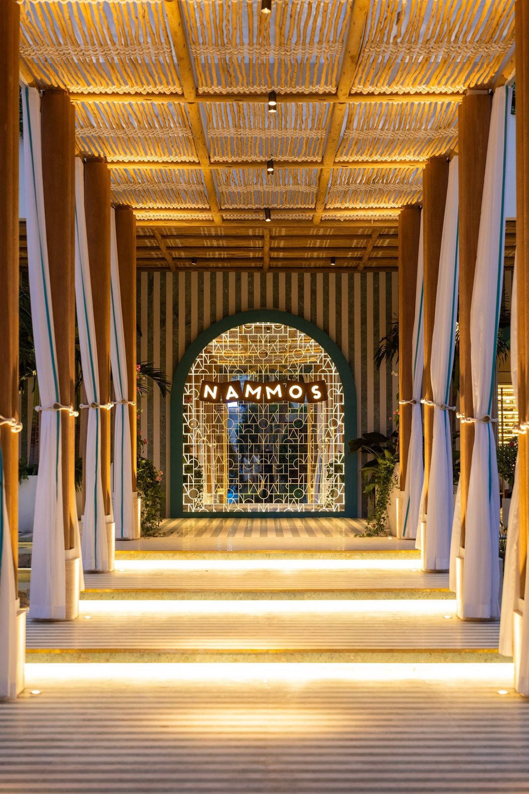 Nammos Dubai — fresh Mediterranean seafood and Greek mezze plates
