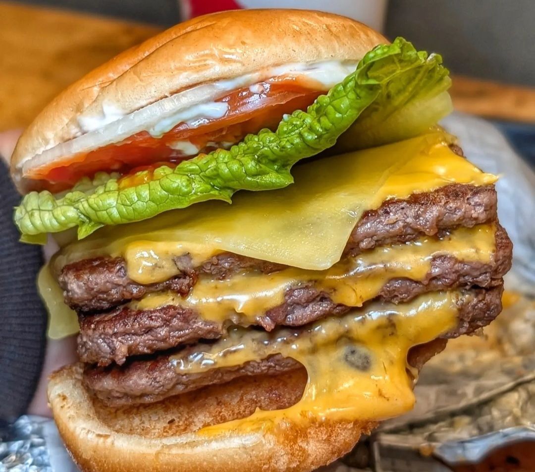 Pickl Dubai — double smash burger and fries at La Mer Jumeirah