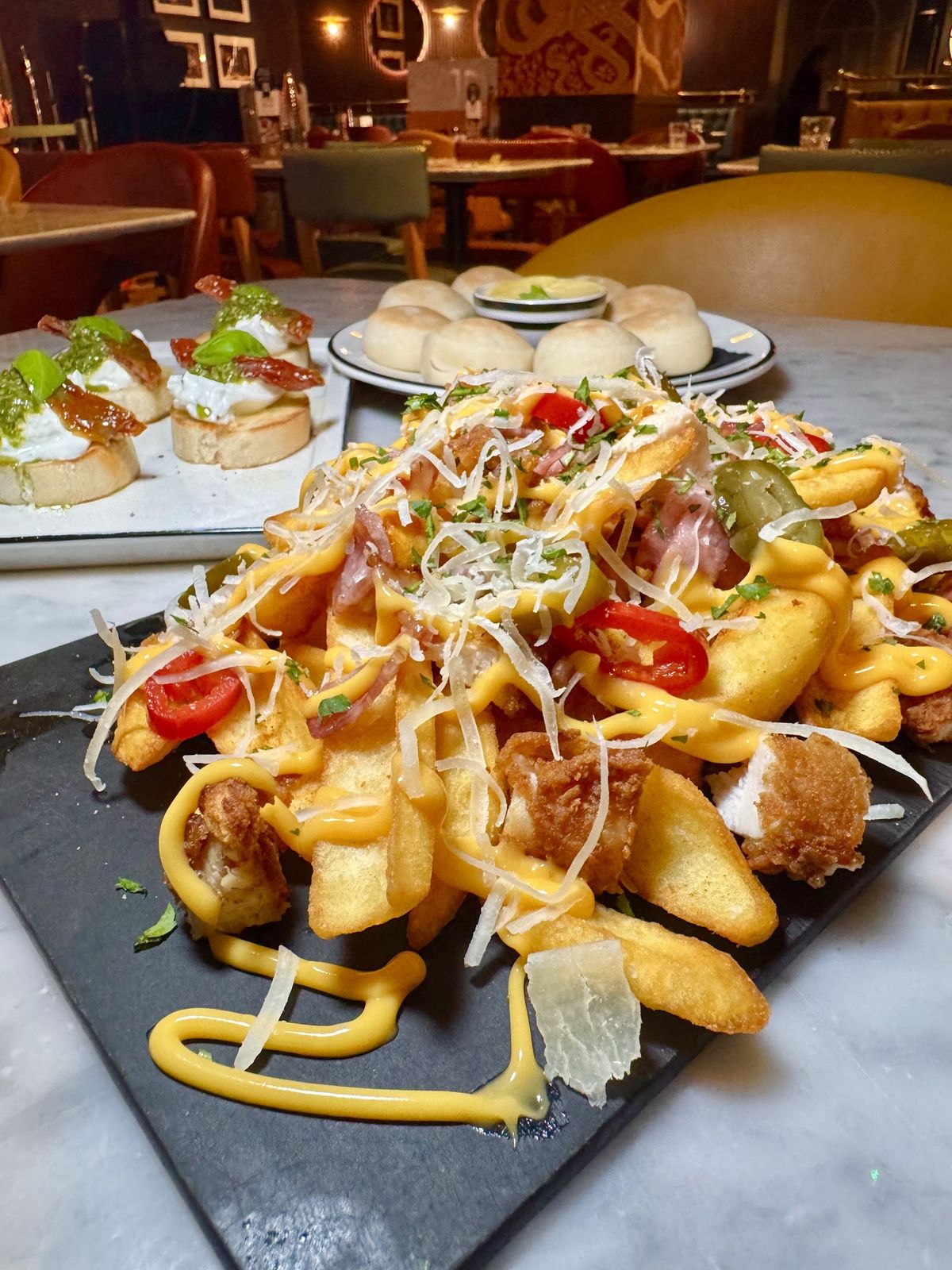 PizzaExpress Dubai — thin Romana pizzas in the casual dining room