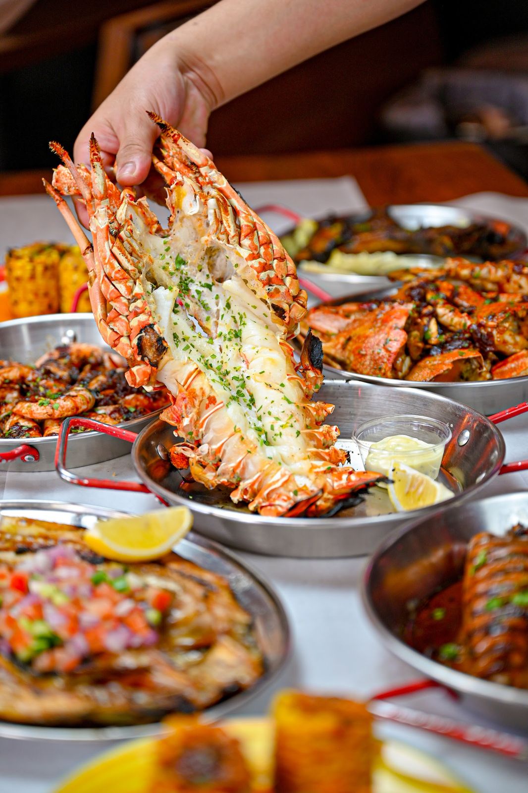 Ossiano Atlantis Dubai underwater aquarium seafood fine dining