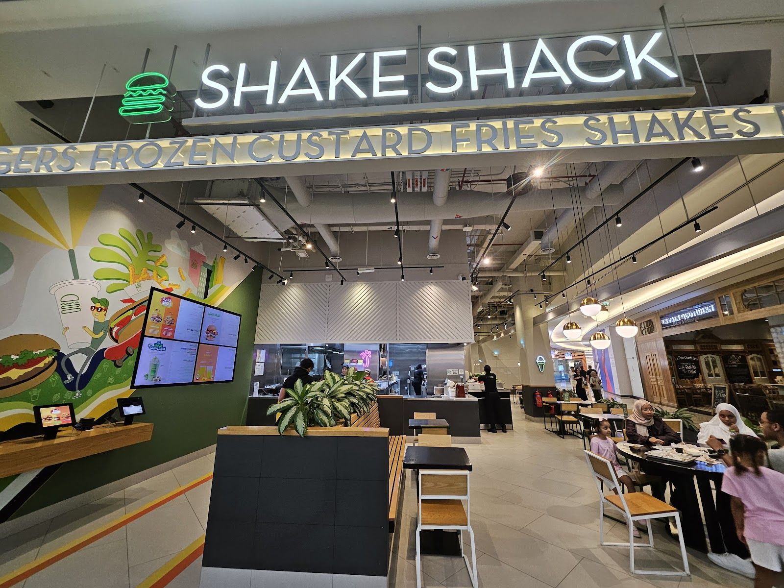 Shake Shack Dubai — ShackBurger at Nakheel Mall, Palm Jumeirah