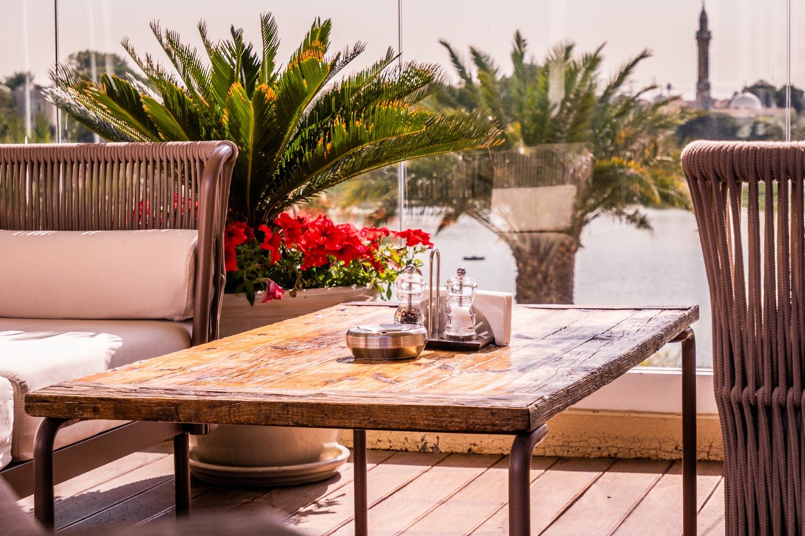 The Hamptons Cafe Arabian Ranches breakfast brunch