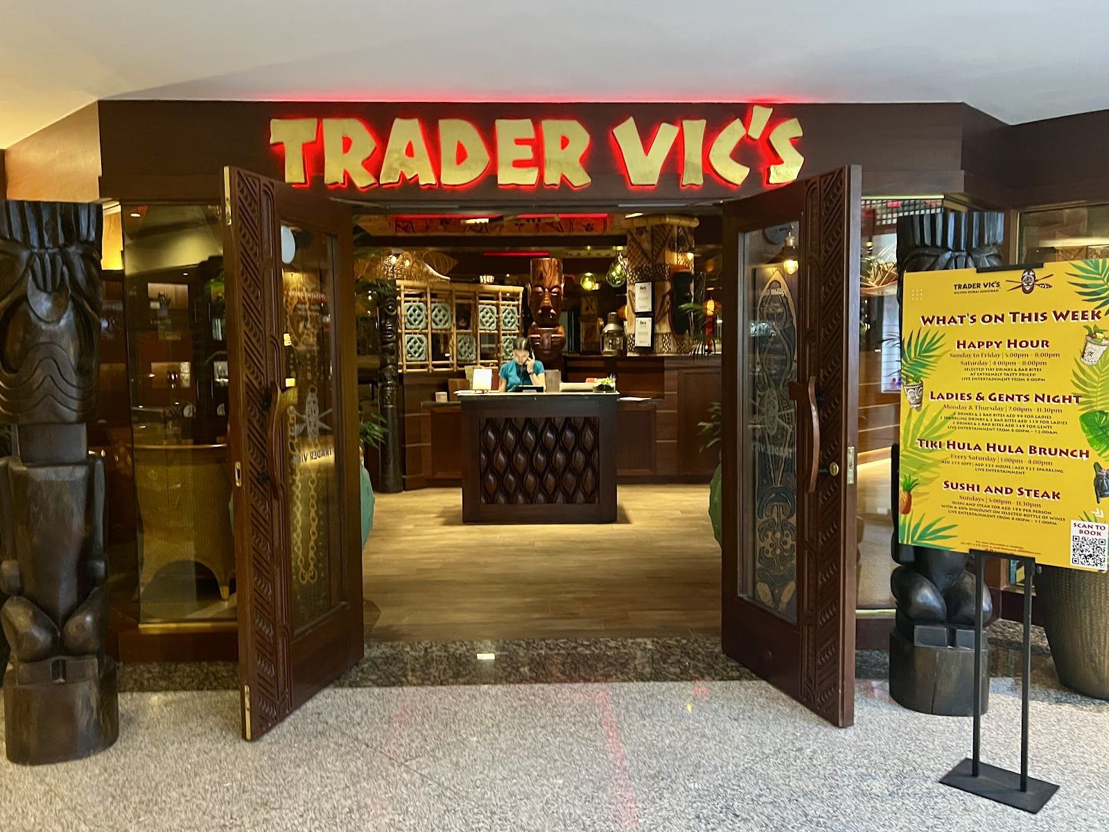 Trader Vic's Dubai — the tiki-themed dining room and live band