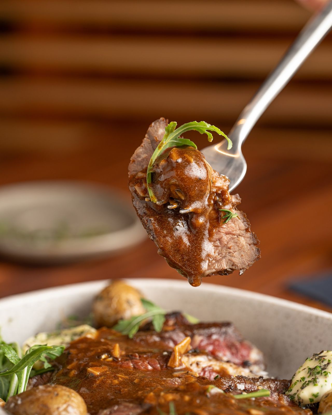 Area Guide Editor — Where To Eat Dubai neighborhood specialist