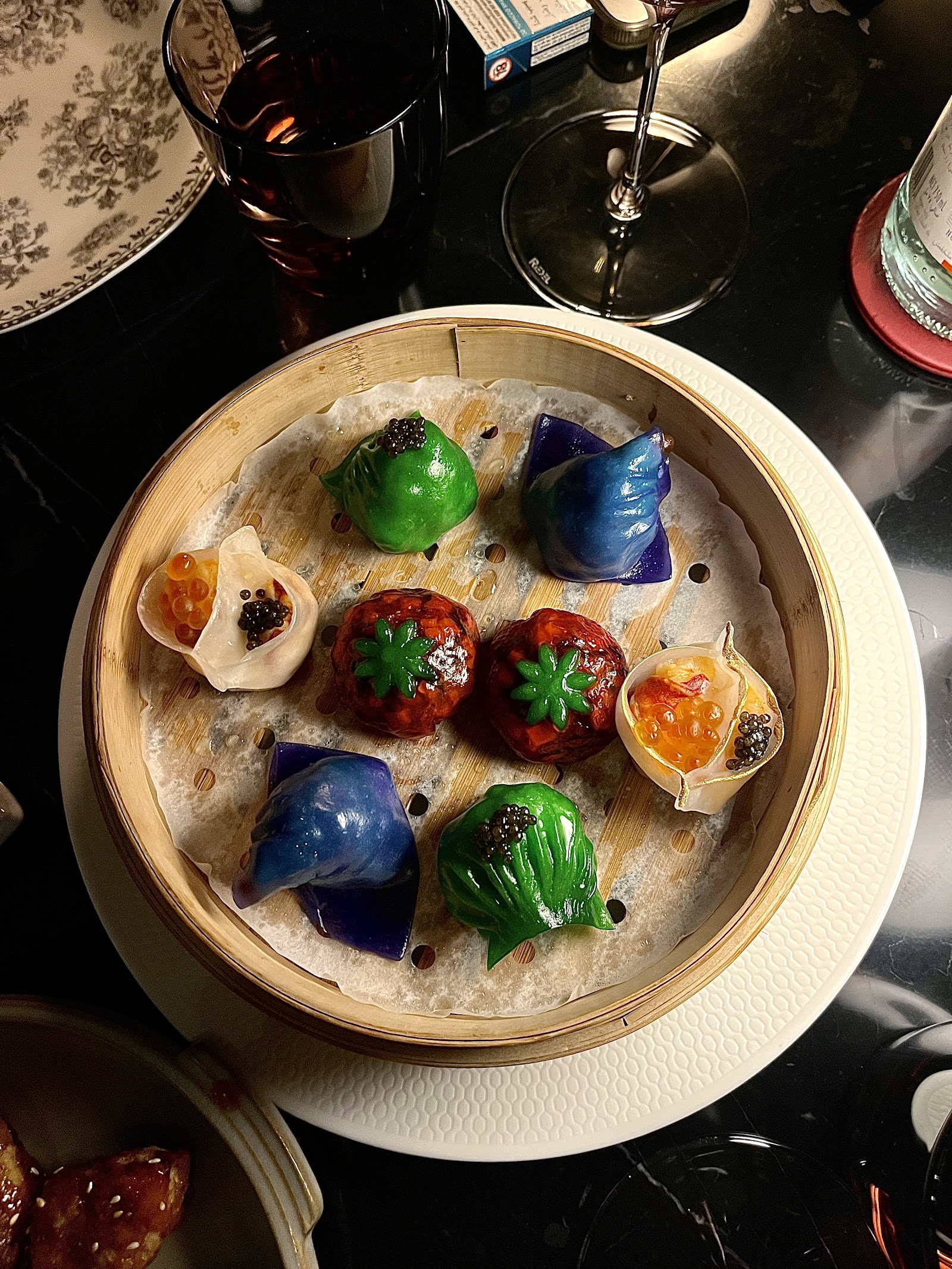 Yù & Mì Dubai — dining room and Chinese dishes on the 36th floor of Mandarin Oriental Downtown