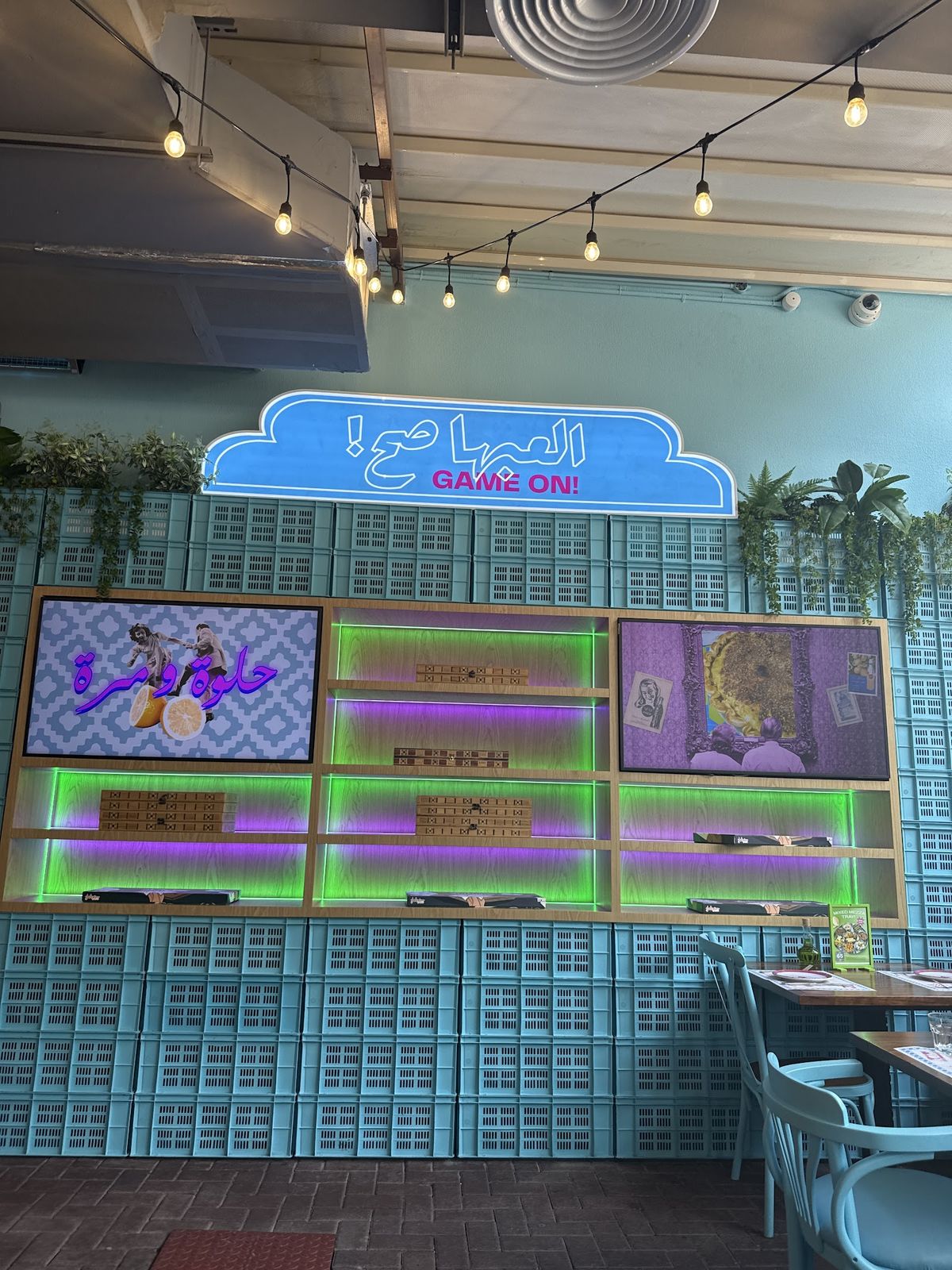 Zaroob Dubai — falafel, hummus and manakish at the Al Rigga late-night branch